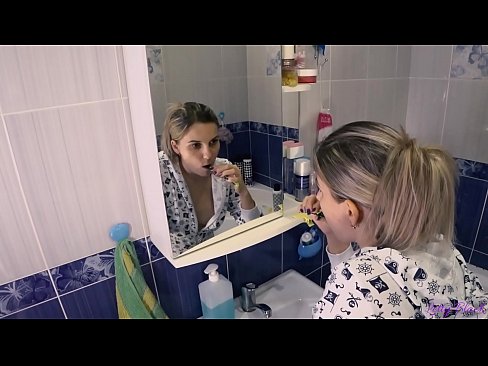 ❤️ Mae darnia gyda ifanc mewn pyjamas yn dod i ben cum llafar yn ass - letty du ❤️  Porno fb wrthon ni ❌